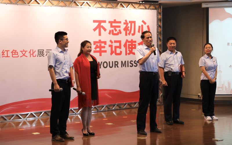 陜鼓集團綜合能源事業(yè)部黨支部表演的節(jié)目接地氣，受好評.jpg